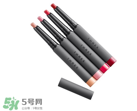 three愛無(wú)限唇彩筆色號(hào)_試色圖