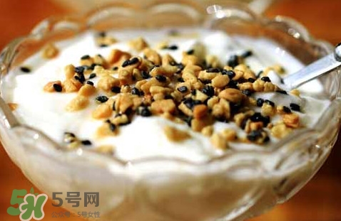 酸奶好吃怎么選？酸奶對人有哪些好處