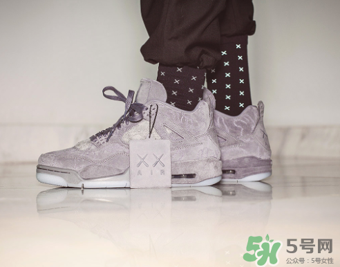 kaws與air jordan 4黑色版本親友限定款什么時(shí)候發(fā)售？