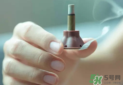 艾艾貼可以貼肚臍眼嗎？艾艾貼貼肚臍有什么作用？
