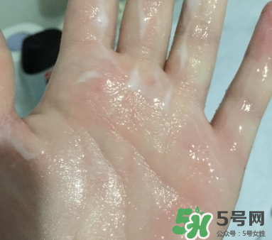 eve女性護(hù)理液粉色瓶和藍(lán)色瓶有什么區(qū)別？