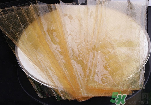 吉利丁片是什么？吉利丁片怎么做布??？