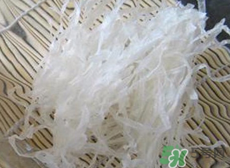 吉利丁片與瓊脂有什么不同？吉利丁片和瓊脂的區(qū)別