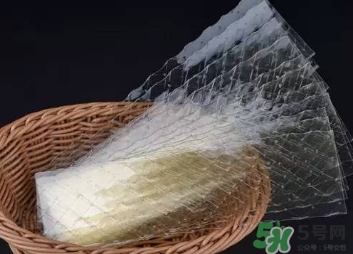 吉利丁片用冷水泡多久？吉利丁片做果凍的比例