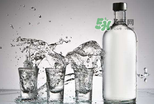 白酒加可樂是春藥？白酒加可樂喝了會(huì)怎樣？