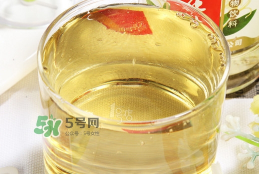 金銀花露是飲料嗎？金銀花露是飲料還是藥？