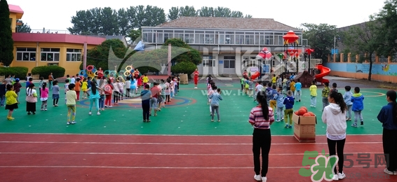 寶寶不去幼兒園怎么辦？寶寶不去幼兒園哭鬧怎么勸導(dǎo)？