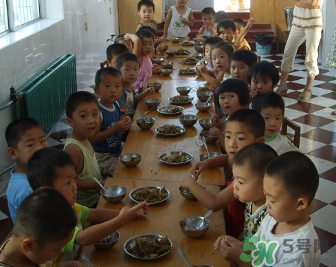 寶寶不去幼兒園可以嗎？寶寶可以不上幼兒園嗎？