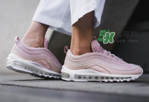 nike air max 97粉色蛇皮怎么樣_上腳效果好看嗎？