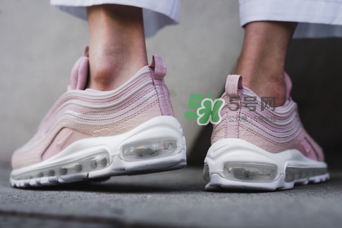 nike air max 97粉色蛇皮怎么樣_上腳效果好看嗎？