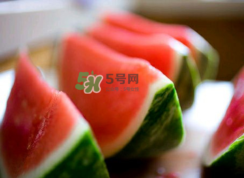 三伏天坐月子可以吃西瓜嗎？三伏天坐月子吃西瓜好嗎？