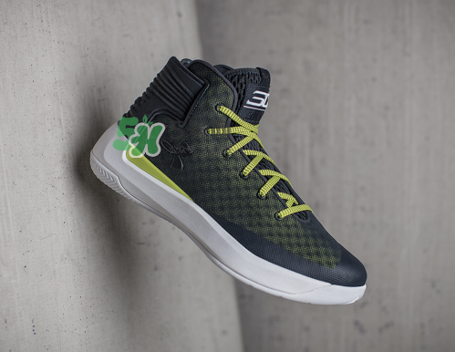 ua2017庫里亞洲行curry 3zero特別版配色多少錢？