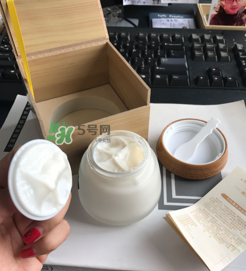 膜法世家白松露睡眠面膜怎么樣？膜法世家睡眠面膜好用嗎？