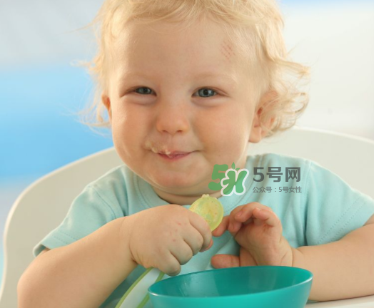 寶寶什么時候可以吃油？寶寶能吃油嗎？