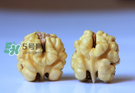 青皮核桃有毒嗎？青皮核桃怎么吃