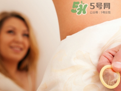 安全套放車里還能用嗎？套套藏哪里比較安全？