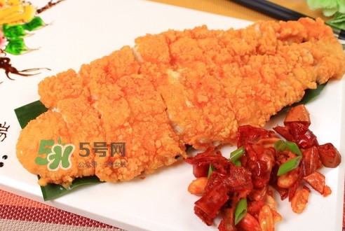 金鱒魚清蒸為什么變黑？食用金鱒魚有什么好處