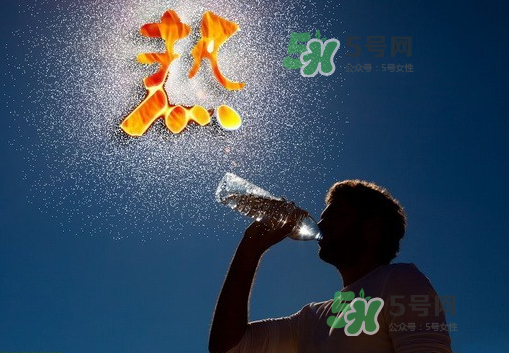 七月份熱還是八月份熱？2017年7月份熱還是8月份熱？