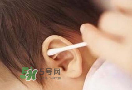 兒童耳屎成硬塊怎么辦？兒童耳屎成硬塊有危害嗎？