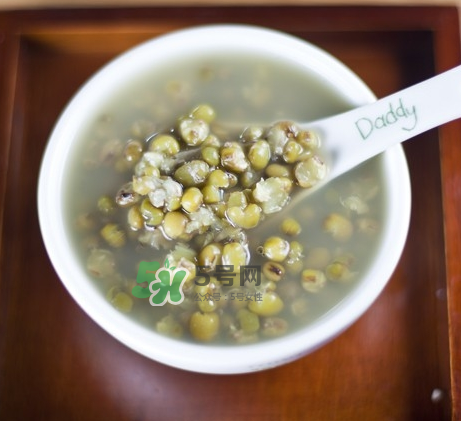 寶寶能喝綠豆水嗎？寶寶能喝綠豆湯嗎？