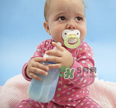 寶寶能喝蜂蜜水嗎？蜂蜜水寶寶能長(zhǎng)期喝嗎？