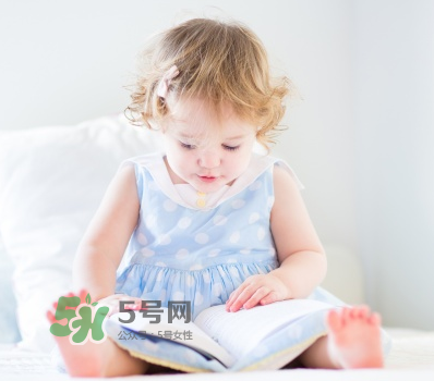 夏天寶寶頭上長紅疙瘩怎么回事？夏天寶寶頭上長東西怎么辦？