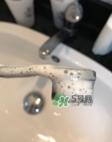 lg竹鹽牙膏怎么樣？lg竹鹽按壓牙膏怎么用？