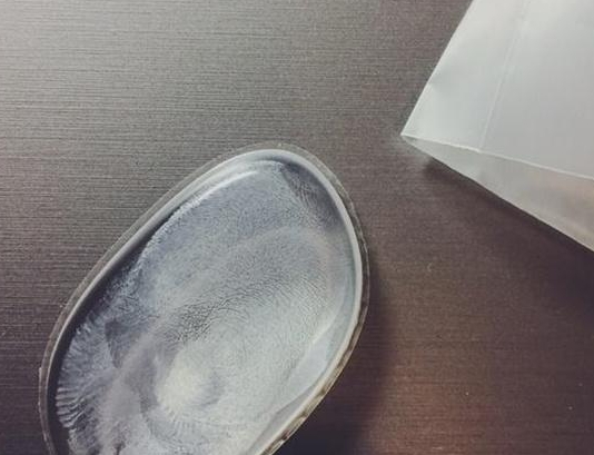 硅膠粉撲和氣墊粉撲哪個好用？硅膠粉撲和氣墊粉撲對比
