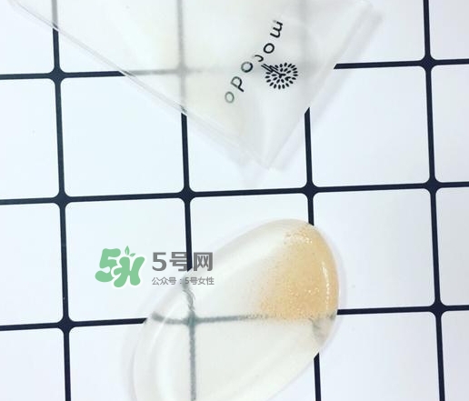 硅膠粉撲和海綿粉撲哪個(gè)好？硅膠粉撲和美妝蛋哪個(gè)好