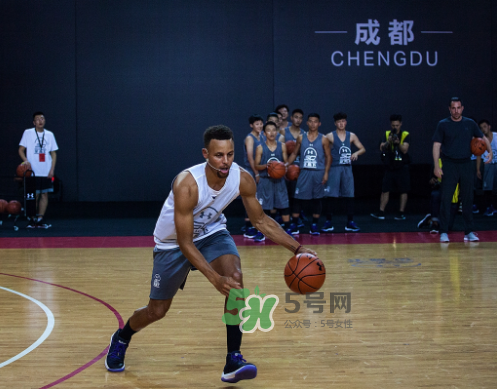 2017庫里亞洲行成都站上腳穿的球鞋是什么型號？