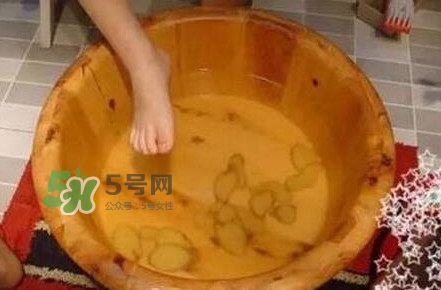 生姜泡腳怎么弄？生姜泡腳要去皮嗎