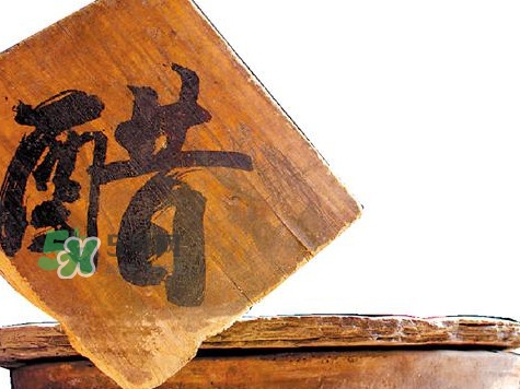 醋泡腳用白醋還是陳醋？泡腳用什么醋最好？