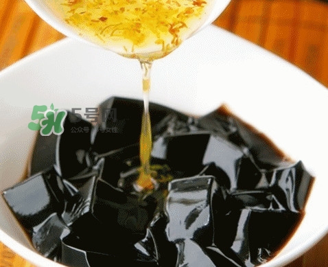 龜苓膏男人能吃嗎？龜苓膏吃多了會(huì)怎么樣