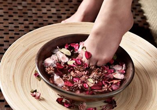花椒水泡腳能治白發(fā)嗎？花椒水泡腳的禁忌