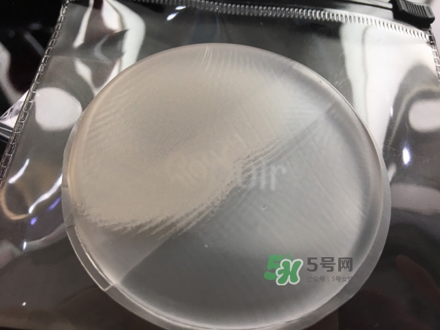 硅膠粉撲可以用散粉嗎？硅膠粉撲可以用干粉嗎？