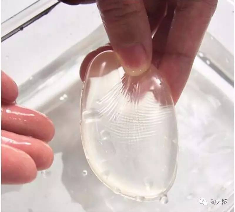 硅膠粉撲和氣墊粉撲哪個好用？硅膠粉撲和氣墊粉撲對比
