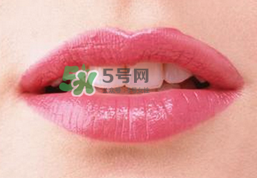 你的嘴唇為什么起泡 嘴唇上的水泡治不好嗎？