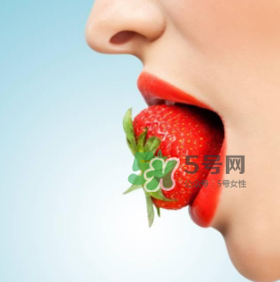 你的嘴唇為什么起泡 嘴唇上的水泡治不好嗎？