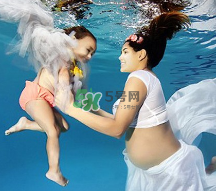 家里有寵物狗對(duì)孕婦好嗎？懷孕了家里有寵物要緊嗎？