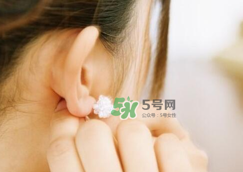 8月份可以打耳洞嗎？八月份可以打耳洞嗎？
