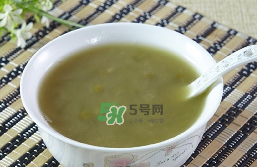 喝完啤酒可以喝綠豆湯嗎？啤酒和綠豆湯能一起喝嗎？