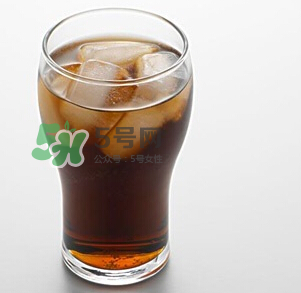 碳酸飲料放冰箱冷凍爆炸 碳酸飲料能放冷凍層嗎？