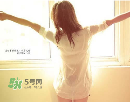 三伏天坐月子可以開(kāi)窗戶嗎？夏天坐月子能開(kāi)窗戶嗎？