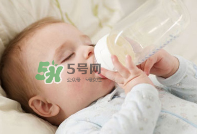 6個月寶寶不能喝水嗎？寶寶多大可以喝水呢？