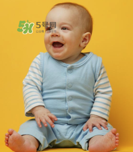 6個月寶寶不能喝水嗎？寶寶多大可以喝水呢？
