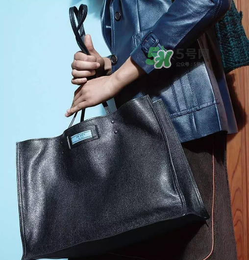 prada etiquette手袋尺寸多大？prada etiquette尺寸有幾種？