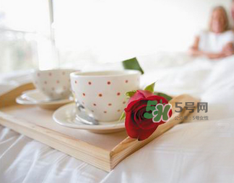 坐月子吃素應(yīng)該吃什么？吃素坐月子怎么坐？