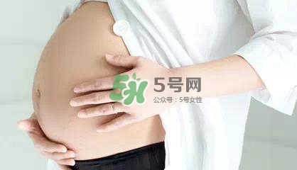 孕期肚皮癢是怎么回事？妊娠紋癢怎么辦？