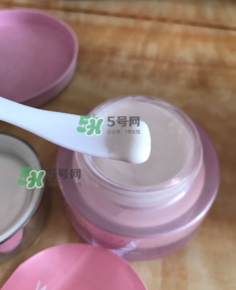溫碧泉素顏霜好用嗎？溫碧泉素顏霜多少錢？