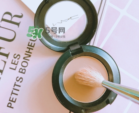 mac焦點小眼影怎么樣？mac時尚焦點小眼影好用嗎